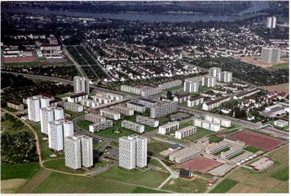 Vista de una ciudad

Descripción generada automáticamente