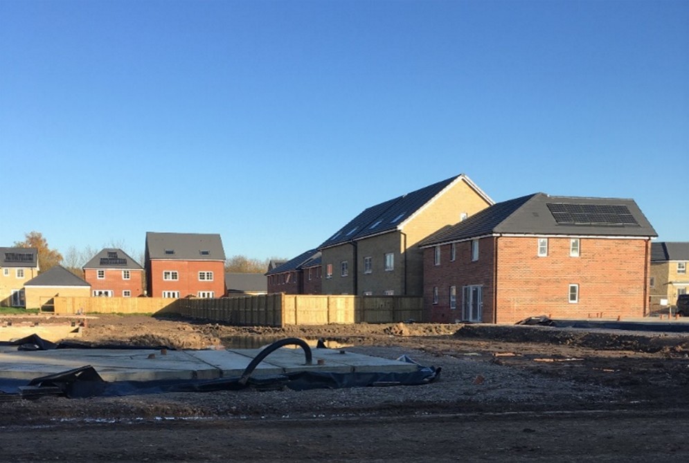 Casa a la orilla de la calle

El contenido generado por IA puede ser incorrecto.